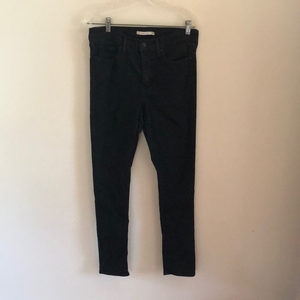 311 shaping skinny Levi’s 30 black jeans